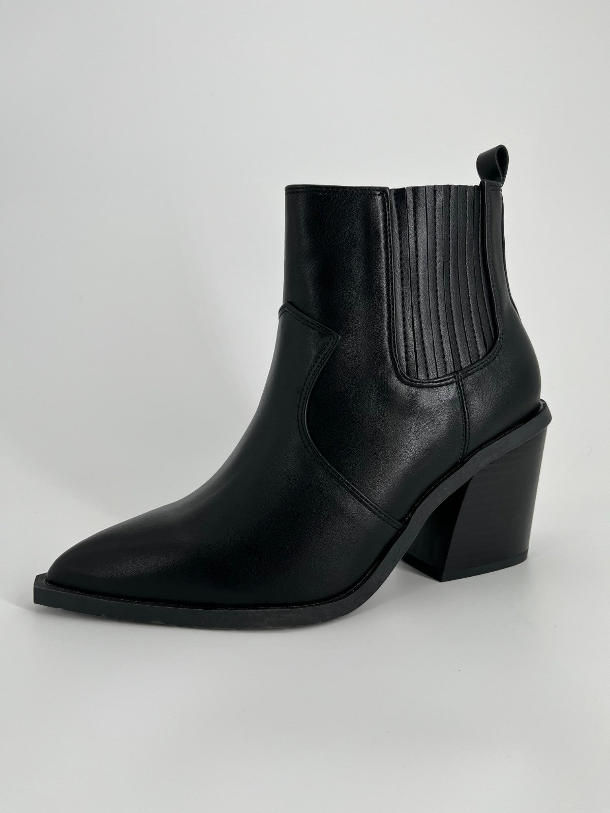 Women's Pointed Toe Western Black  Size 7  Boot