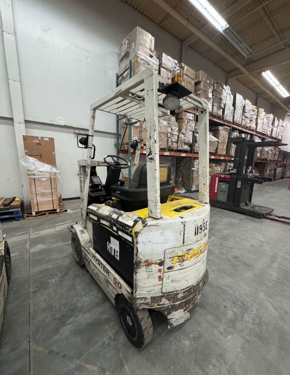 Hyster 5000lb electric forklift pick up only.