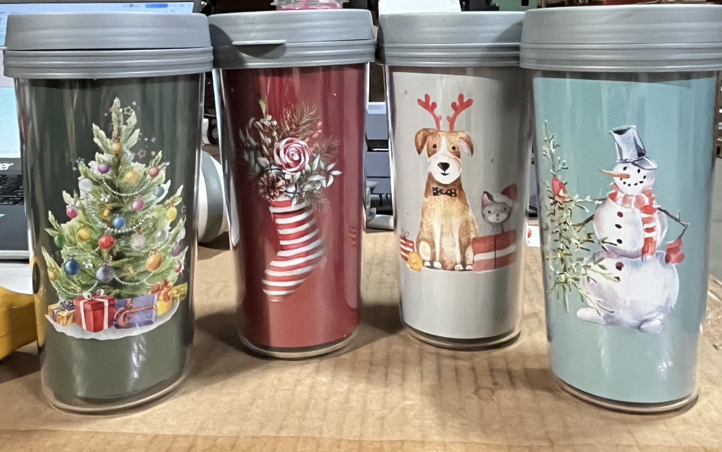 Four-color mugs, set of four