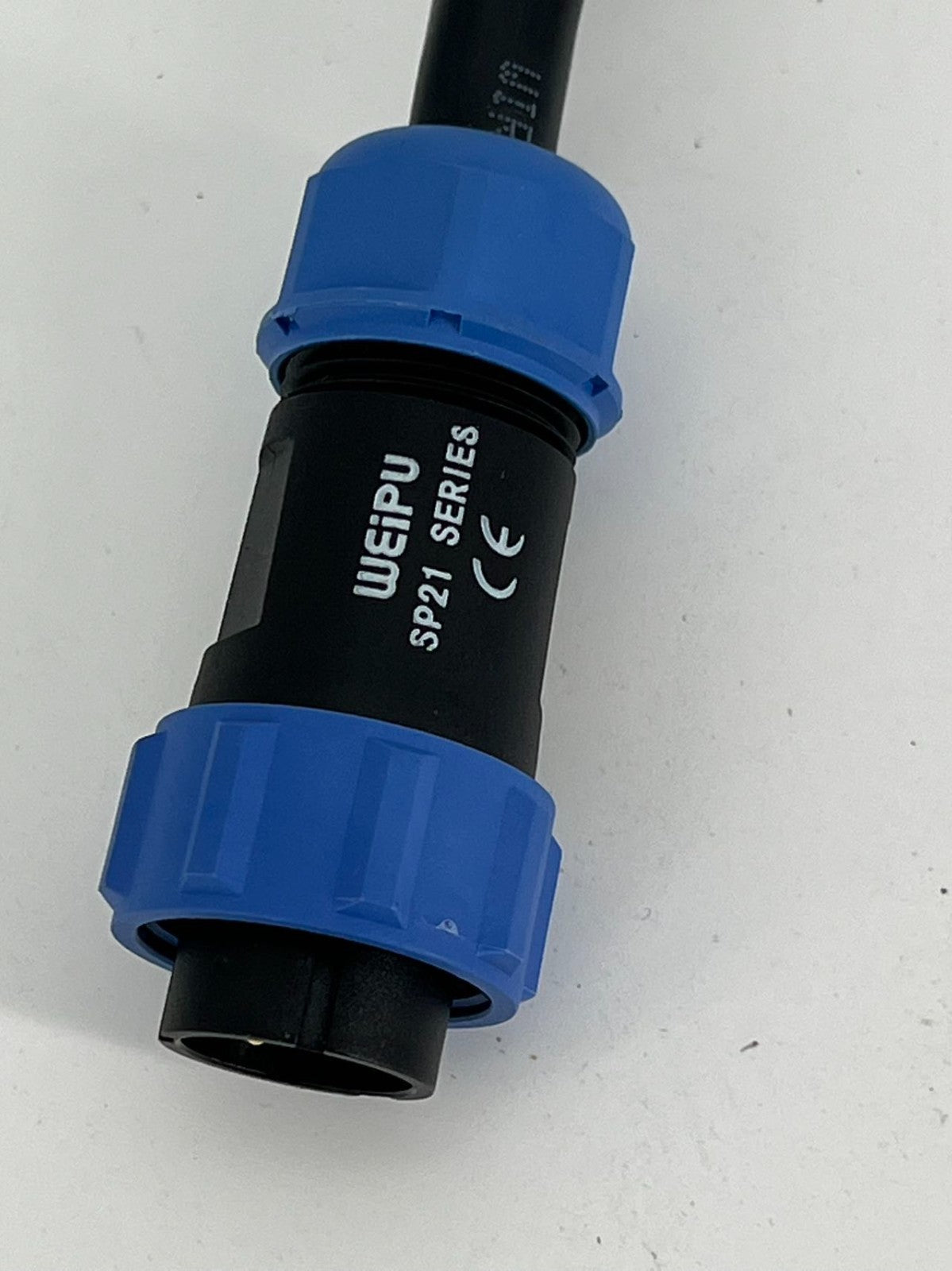 300V Plug Socket Connector