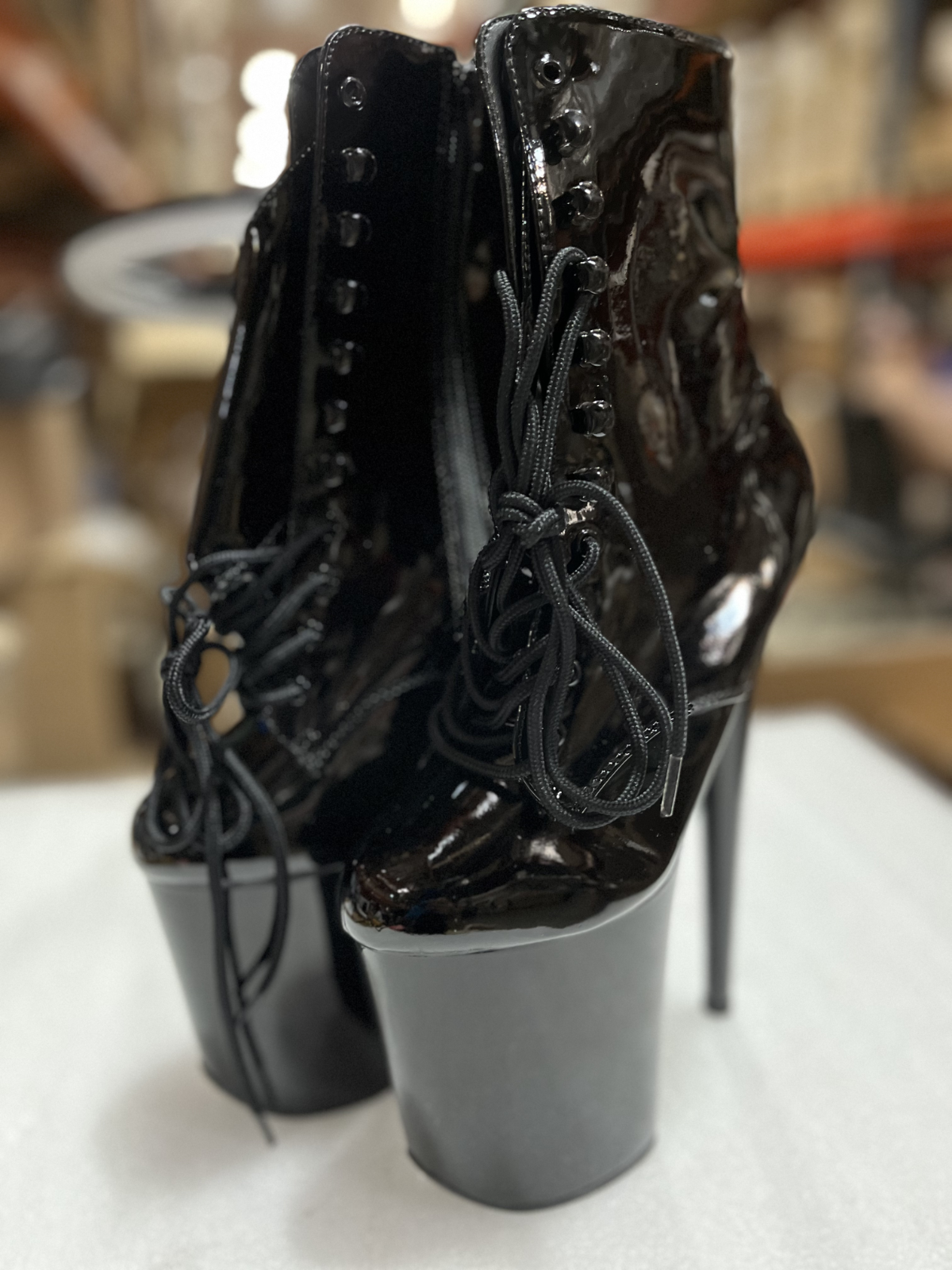 Flamingo-1020,，Color::Black,Size: US 5.