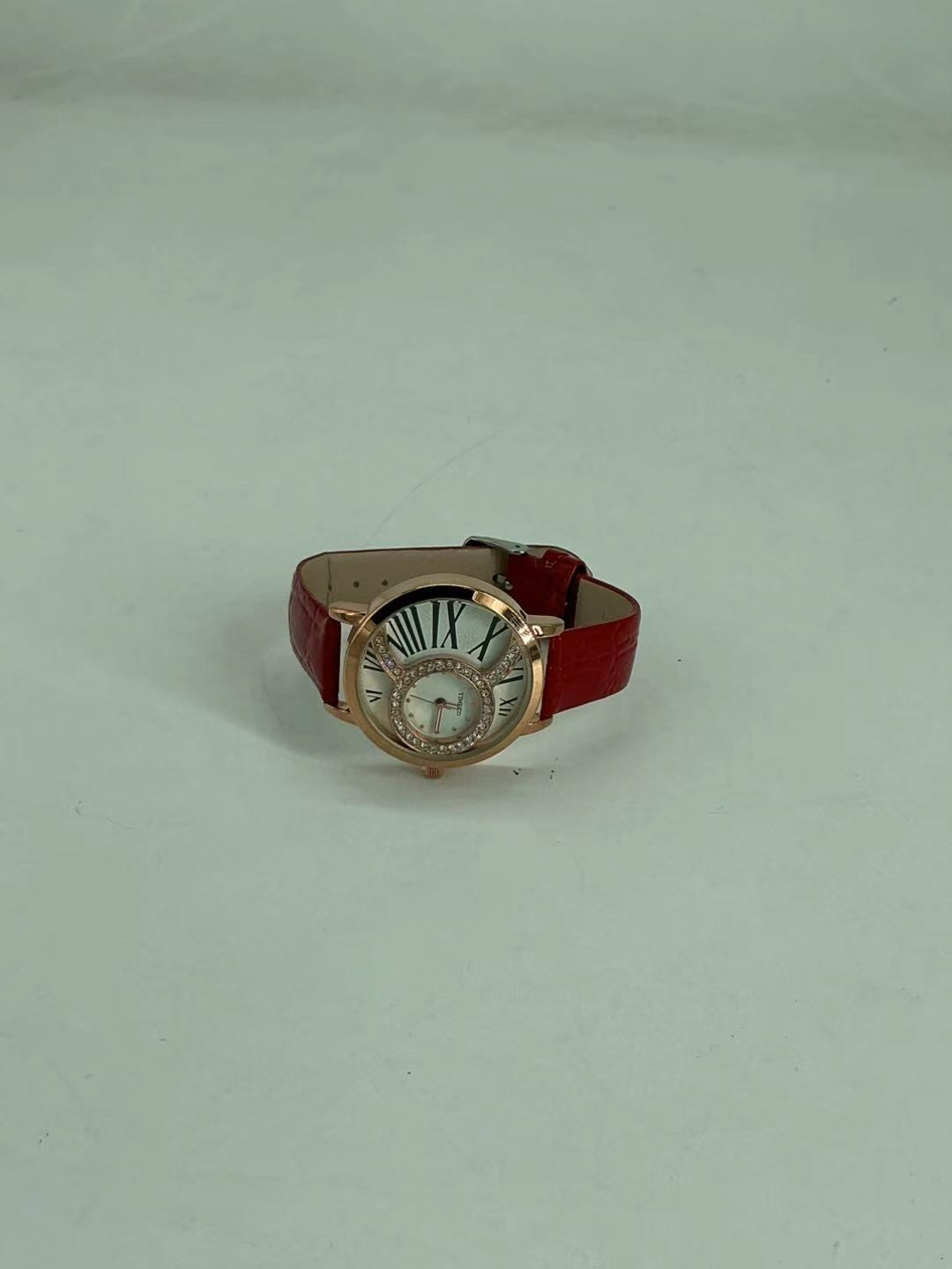 Women's Analog Quartz Wrist Watch Classic Simple Leather Design Rose Gold Case