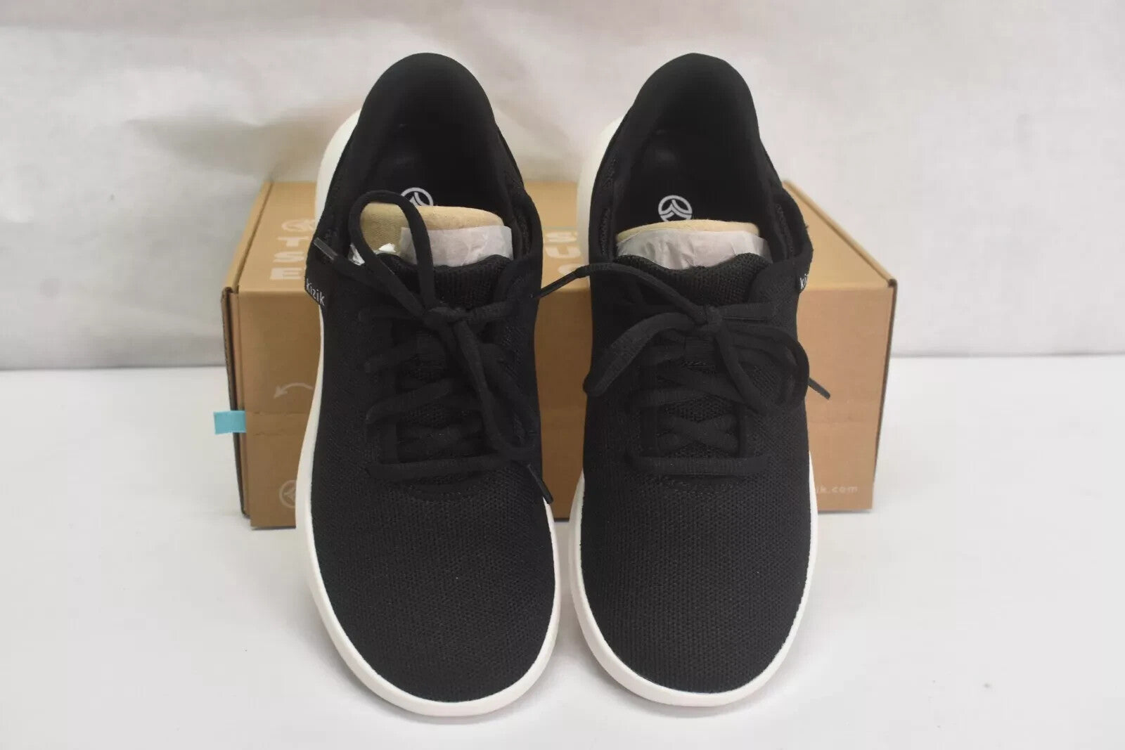 Madrid Eco-Knit Black/White Slip-On Hands Free Casual Shoes     SIZE:M 6 -7.5
