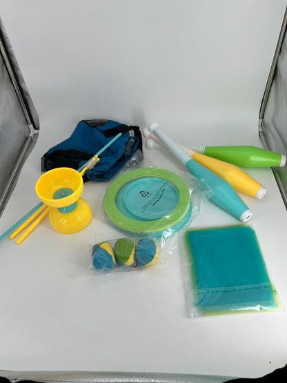 Juggling Set in a Backpack, 16 Pieces, Juggling Game with Diabolo for Children