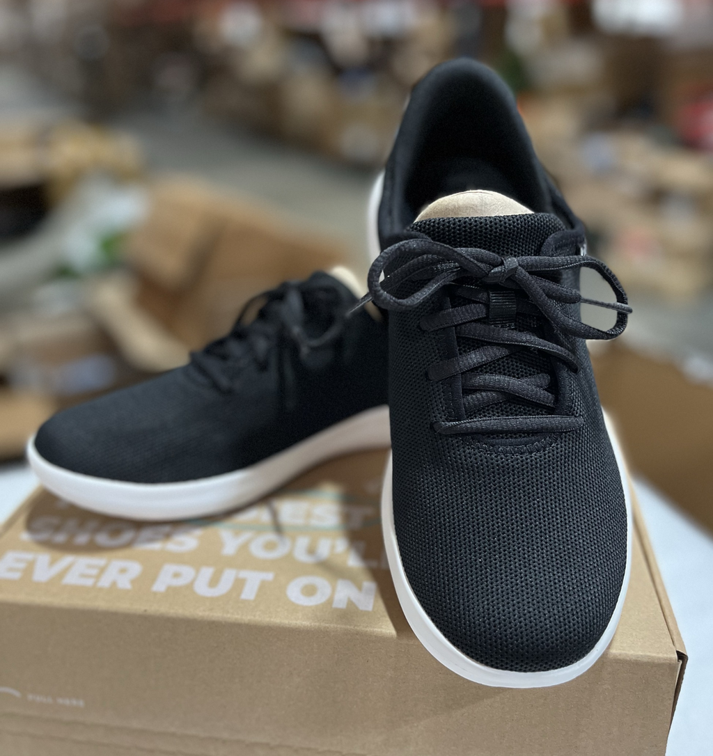 Madrid Eco-Knit Black/White Slip-On Hands Free Casual Shoes     SIZE:M 6 -7.5