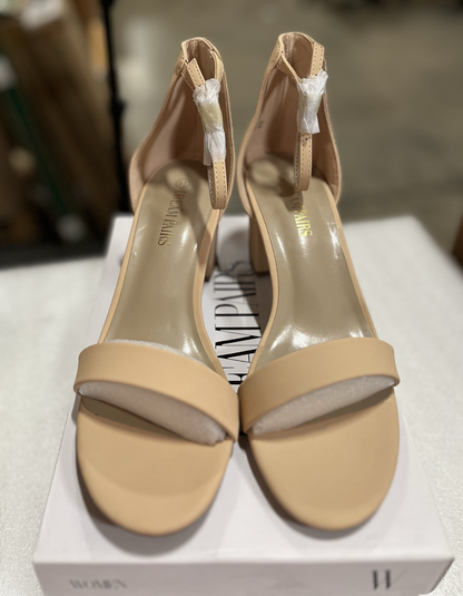 Womans Shoes. Nude Chunky high heels. size 9.5