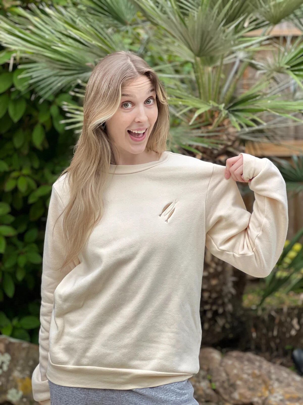 THE CHOSEN Three Fish Crewneck | Beige | 2XL
