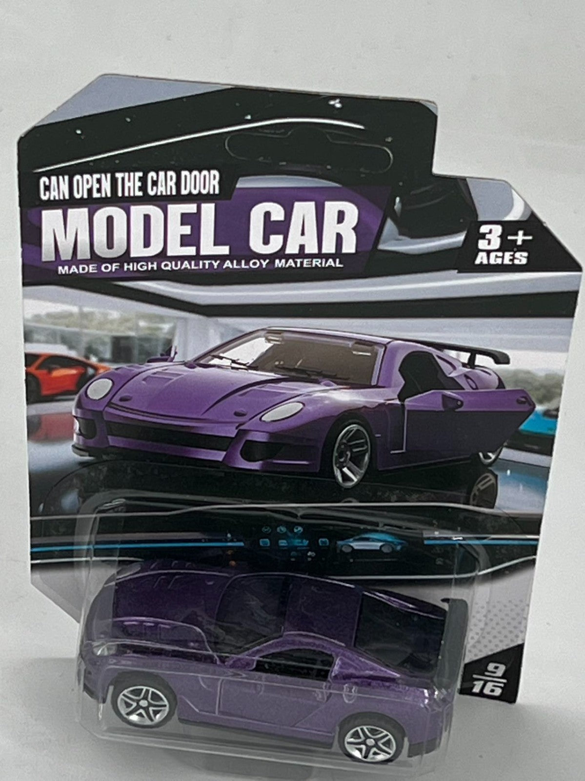 4 pieces in 4 colors, 3+ children’s 3-door toy car