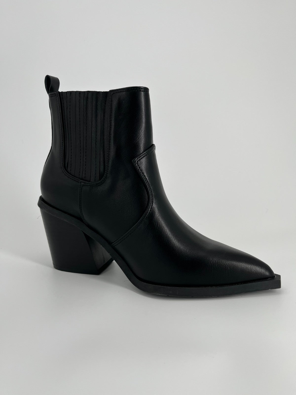Women's Pointed Toe Western Black  Size 7  Boot