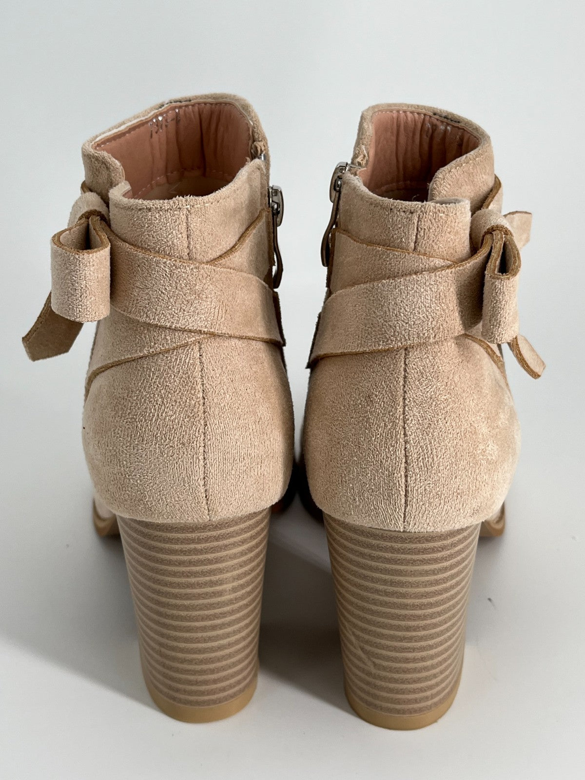 Beige Women’s Cowboy Boots, Classic Pointed Toe Chunky Heel, Pull-On, Size 6