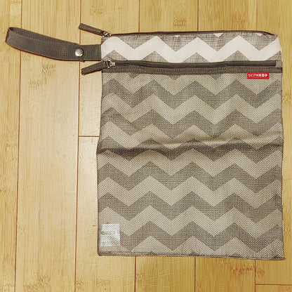 Skip Hop Wet Dry Grab Go Travel Diapers Swim Chevron New w/o Pkg