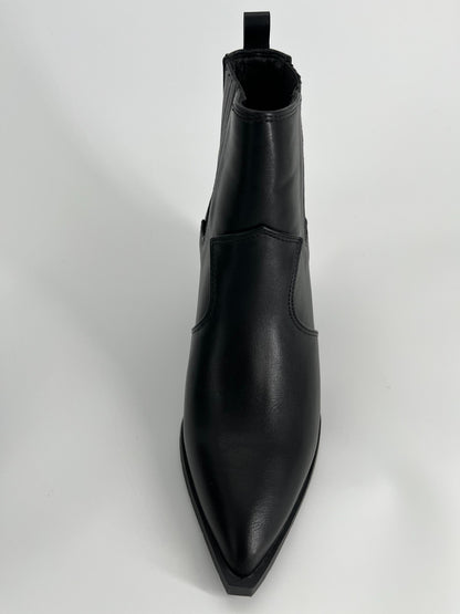 Women's Pointed Toe Western Black  Size 7  Boot