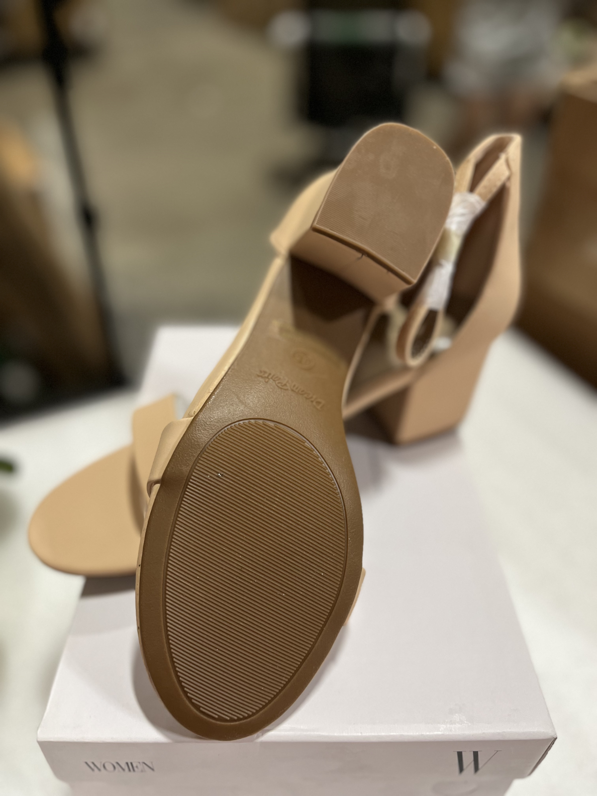 Womans Shoes. Nude Chunky high heels. size 9.5