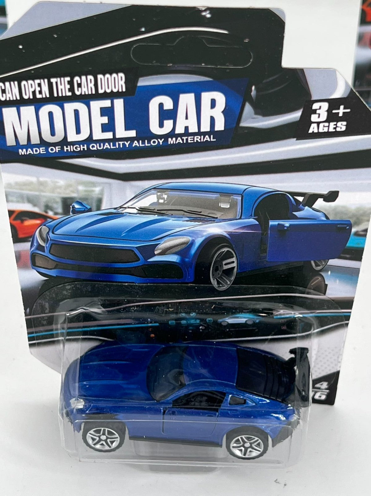 4 pieces in 4 colors, 3+ children’s 3-door toy car