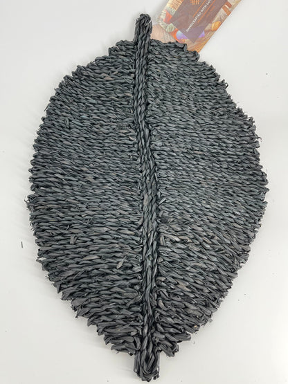Leaf shape mat (Black) sustainable , L 23.6✖ W 15.7 inch