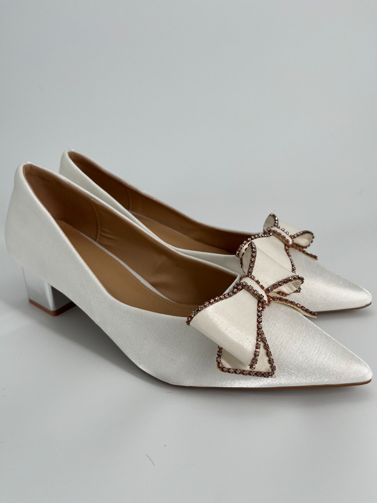 Women’s White Bow Chunky Heel Pumps – Closed Toe Wedding Dress Shoes Size 10