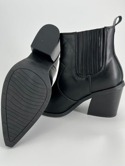 Women's Pointed Toe Western Black  Size 7  Boot