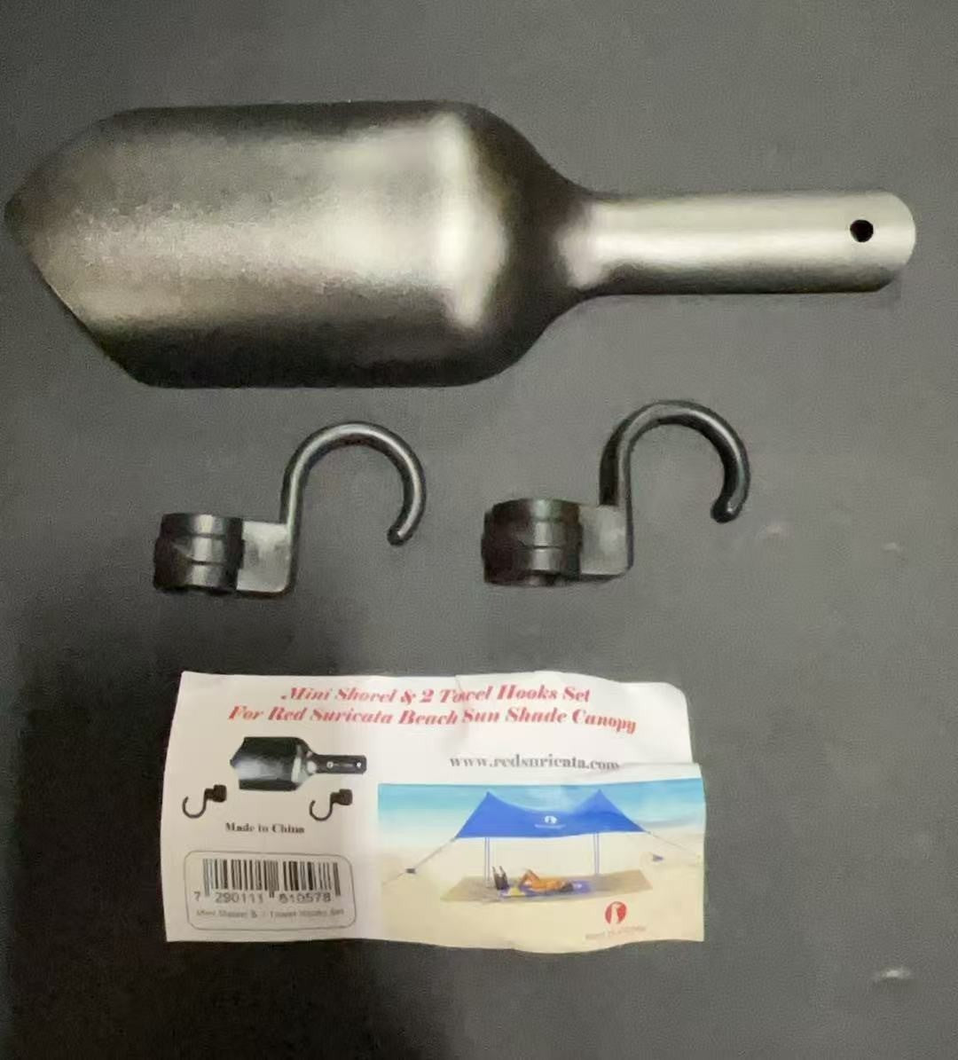Red Suricata Mini Shovel & Towel Hooks Set