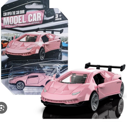4 pieces in 4 colors, 3+ children’s 3-door toy car