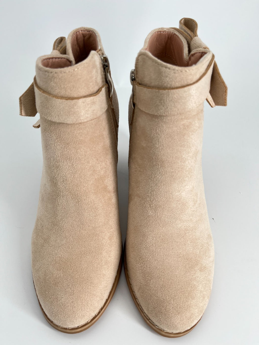 Beige Women’s Cowboy Boots, Classic Pointed Toe Chunky Heel, Pull-On, Size 6
