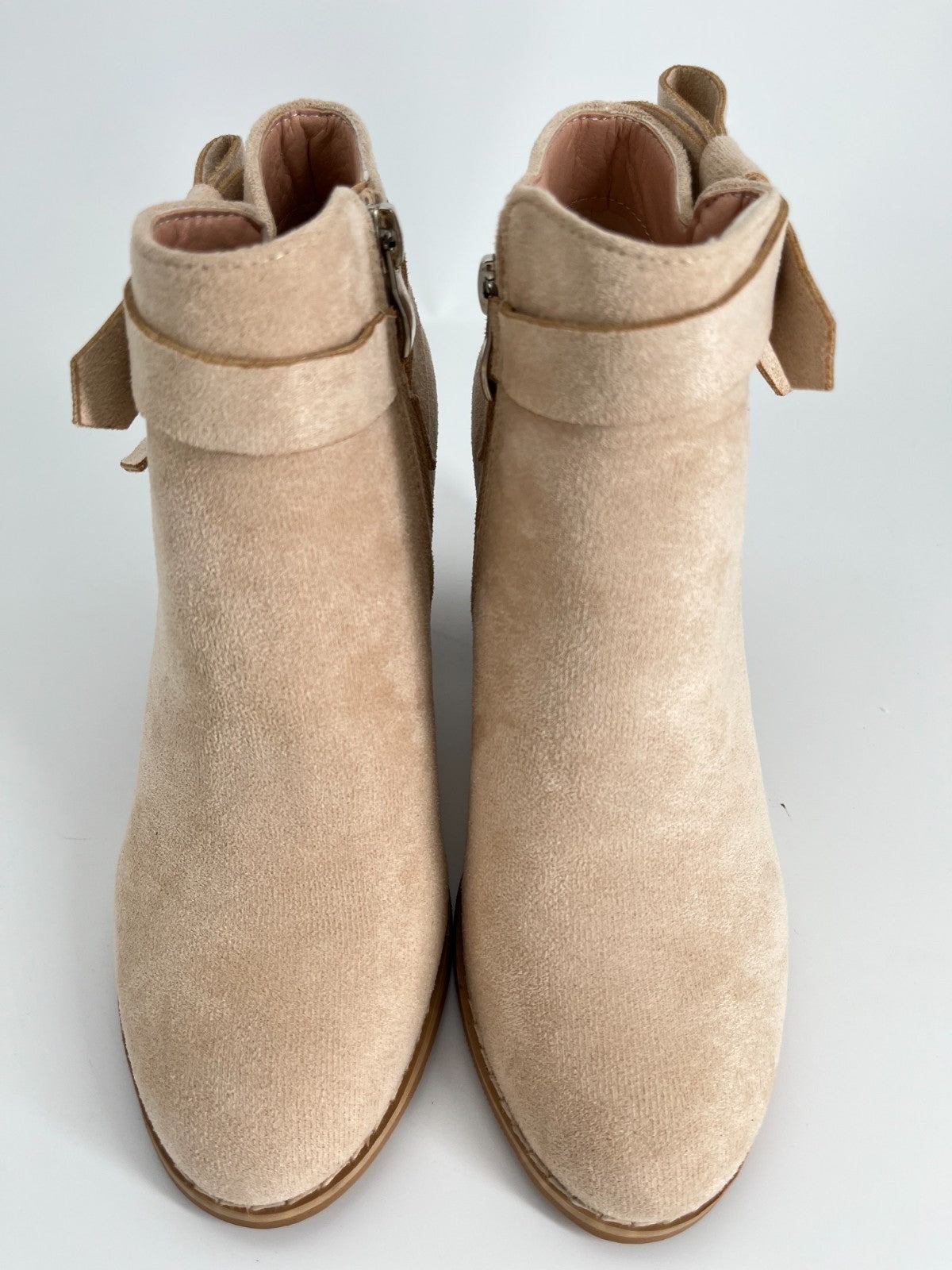 Beige Women’s Cowboy Boots, Classic Pointed Toe Chunky Heel, Pull-On, Size 6