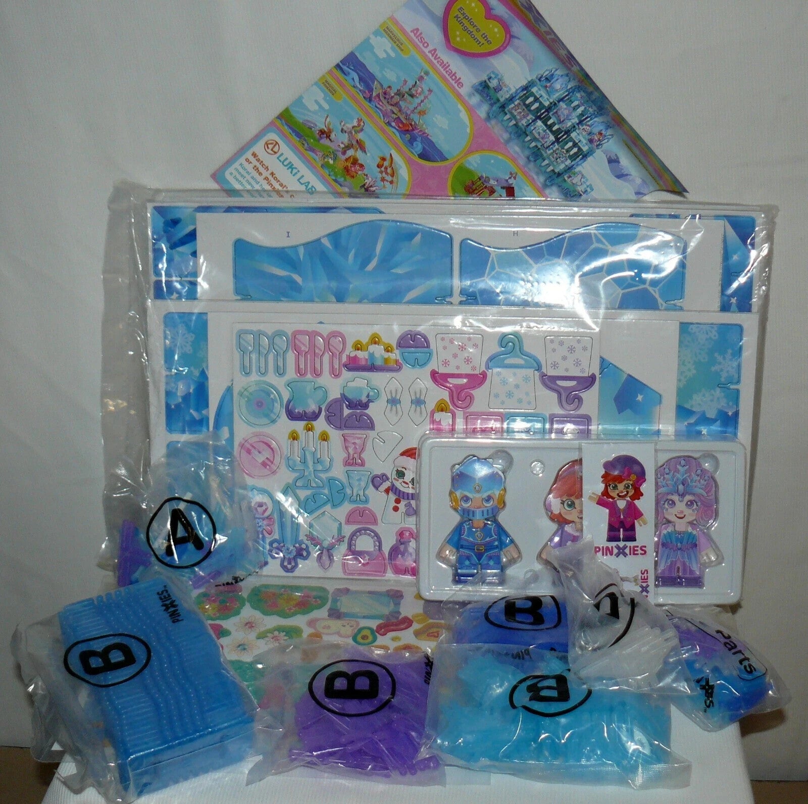 Pinxies Enchanted Magical Ice Castle 3D Puzzle Building PlaySet
