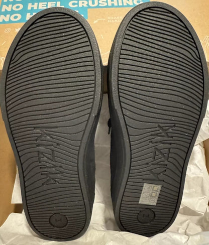 Kizik Irvine Unisex Women’s    M11.5/ W13  Black  Canvas Shoes Sneakers Hands Fr