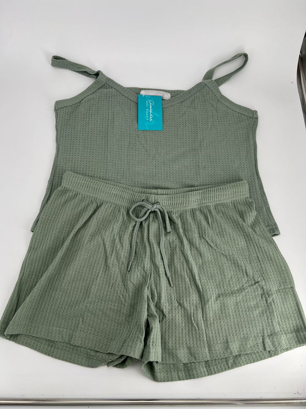 Women's Satin Sleeveless Top & PJ Shorts Pajamas Set green Size XL