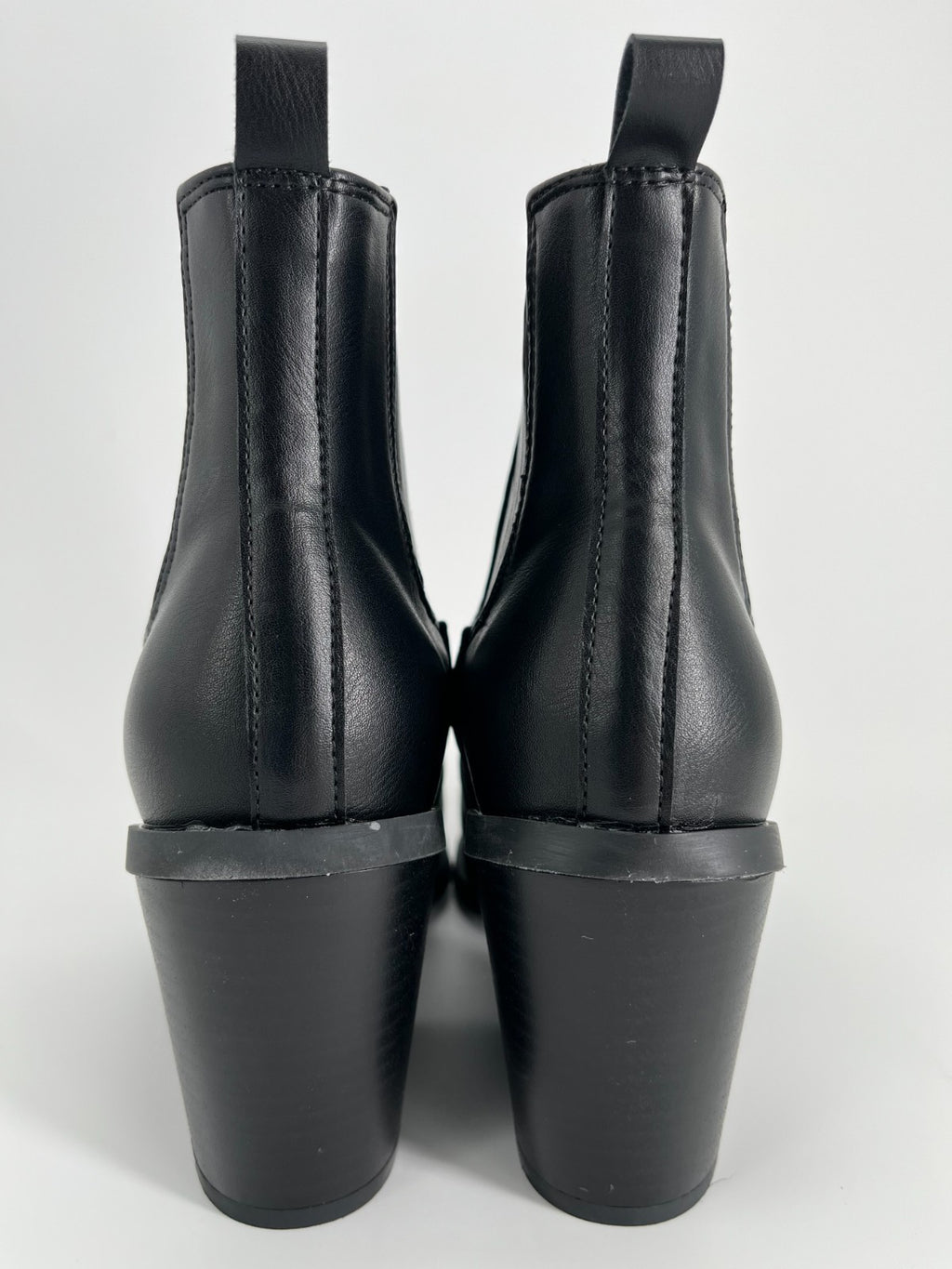 Women's Pointed Toe Western Black  Size 7  Boot