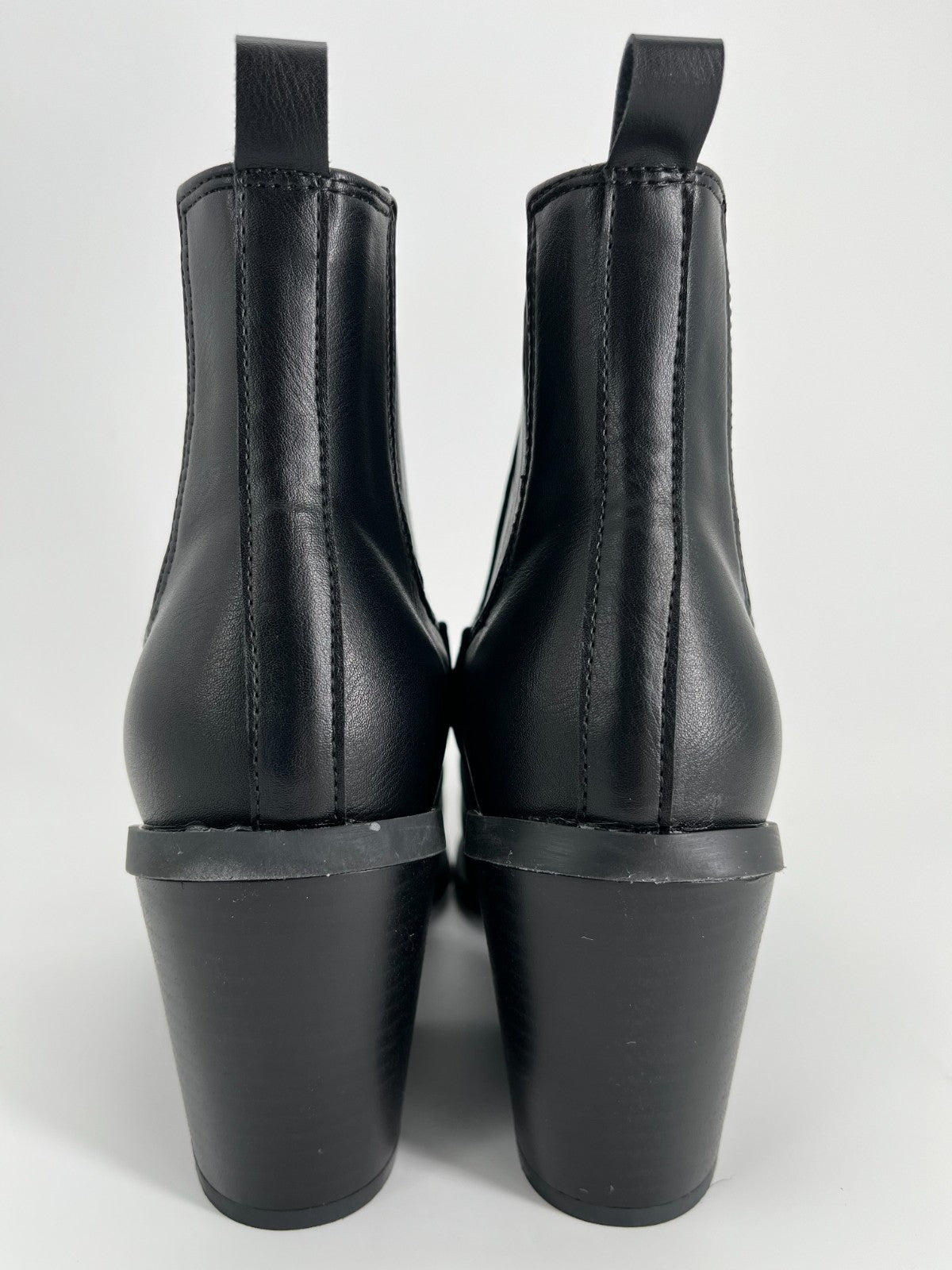 Women's Pointed Toe Western Black  Size 7  Boot