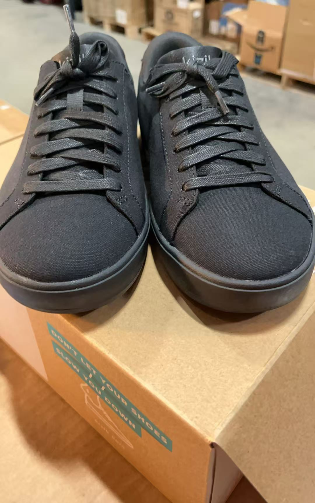 Kizik Irvine Unisex Women’s    M6/ W7.5 Black  Canvas Shoes Sneakers Hands Free
